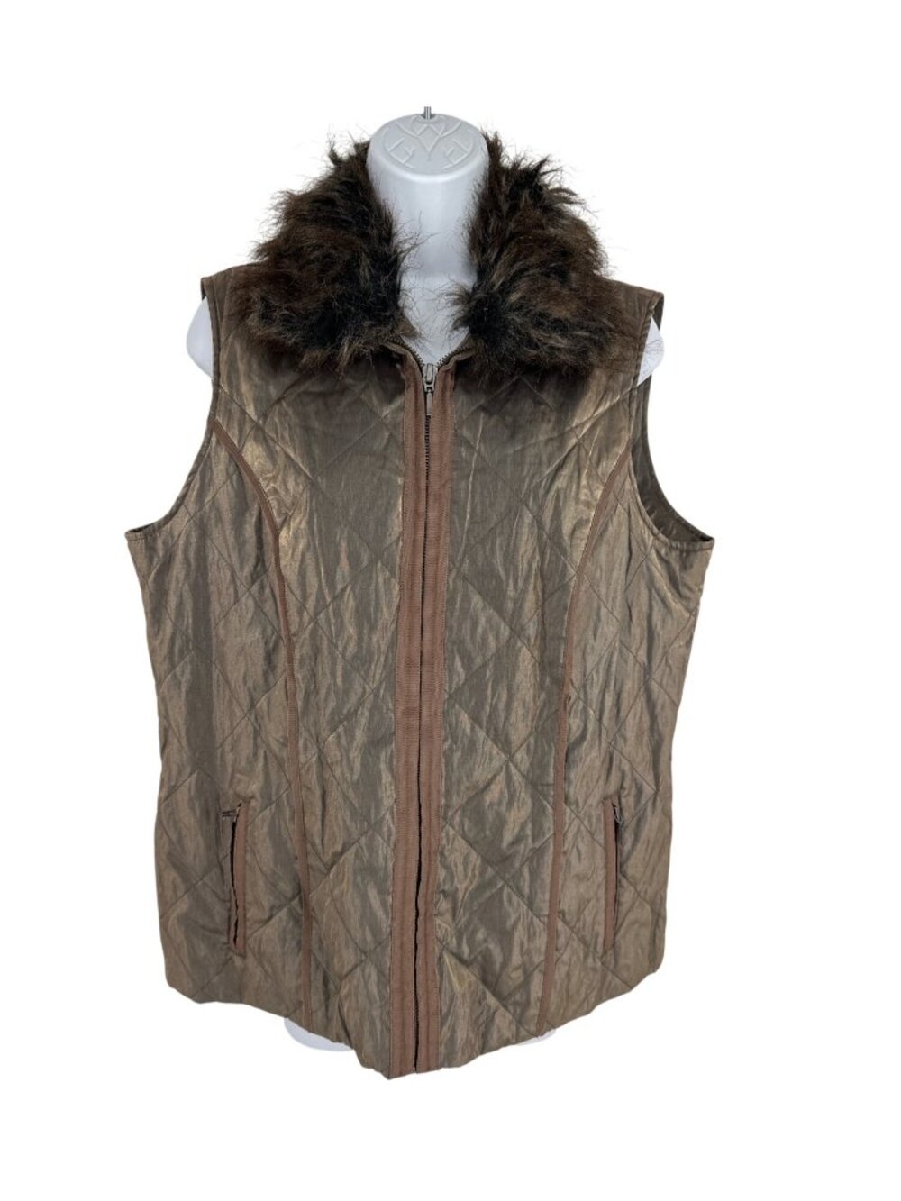 Chico's Quilted Sleeveless Vest With Faux Fur Collar & Zipper Pockets Sz 2 US L